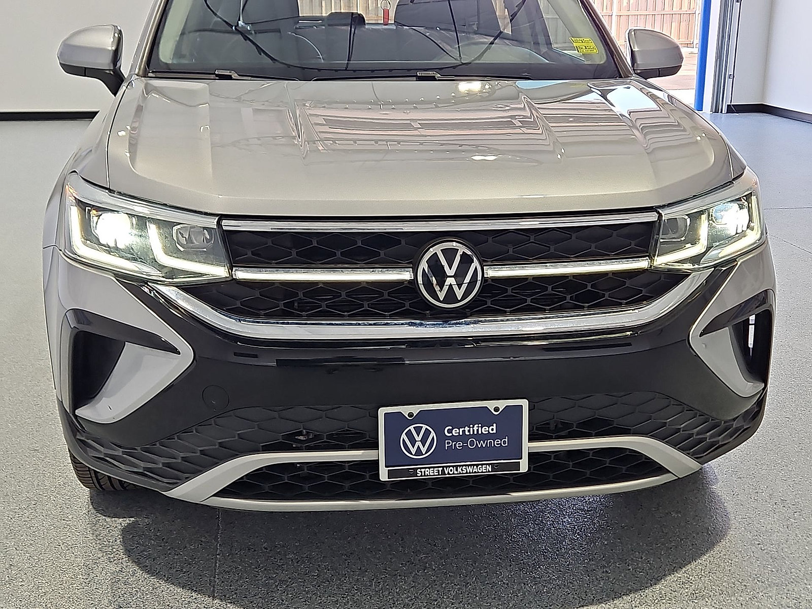 Certified 2023 Volkswagen Taos SEL AWD/4WD image 10