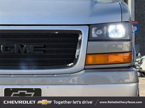 Used 2010 GMC Savana 2500 w/ Preferred Equipment Group image 4