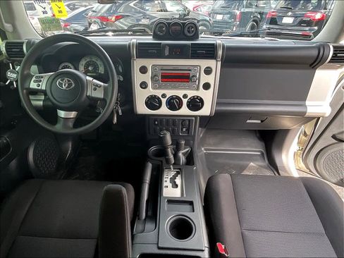 Used 2014 Toyota FJ Cruiser 4WD w/ Convenience Package image 16