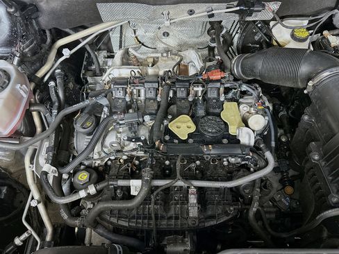 Used 2024 Volkswagen Atlas Cross Sport SE image 34