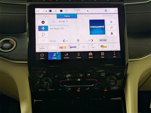 New 2025 Jeep Grand Cherokee Limited w/ Luxury Tech Group II image 20