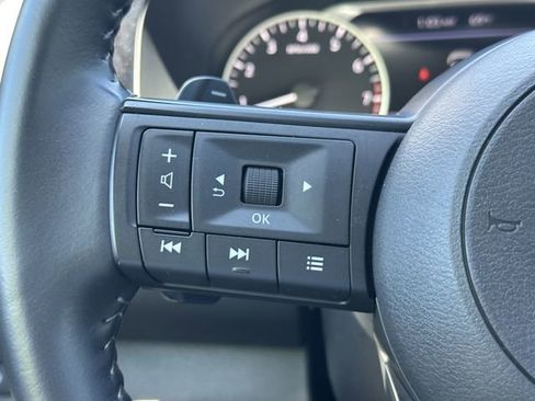 Certified 2025 Nissan Pathfinder SV FWD image 27