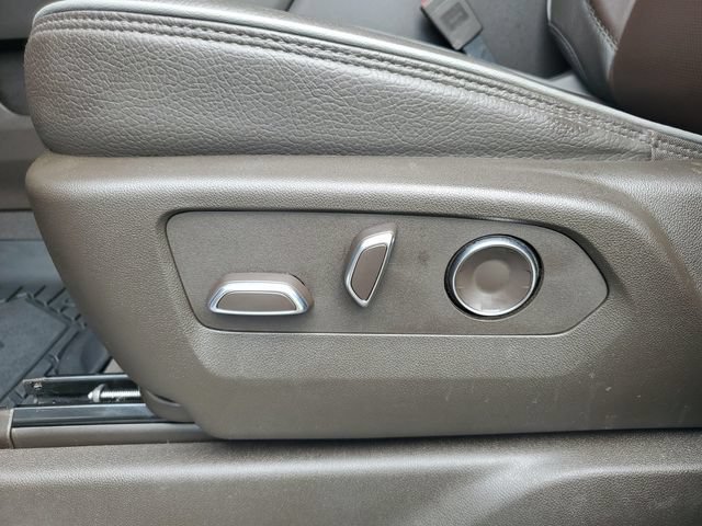 Used 2025 GMC Sierra 3500 Denali AWD/4WD image 8