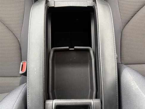 Certified 2025 Toyota Highlander LE FWD image 31
