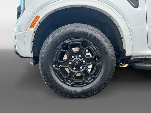 New 2025 Ford Ranger Lariat w/ Black Appearance Package image 36