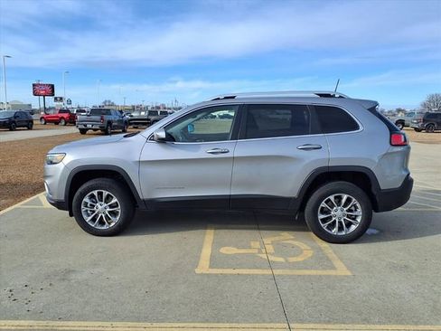 Used 2021 Jeep Cherokee Latitude Lux w/ Comfort/Convenience Group AWD/4WD image 2