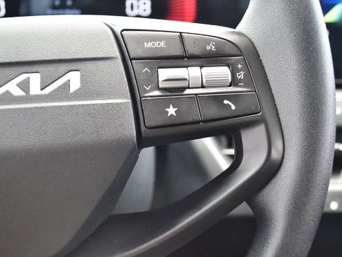 Used 2025 Kia K4 FWD image 20