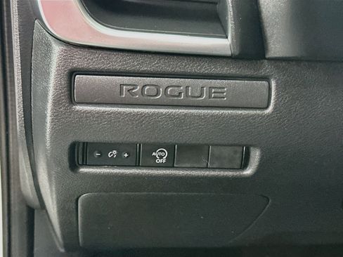 Used 2023 Nissan Rogue S AWD/4WD image 17