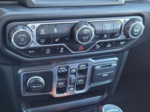 Used 2021 Jeep Gladiator Overland w/ Popular Equipment Package AWD/4WD image 11