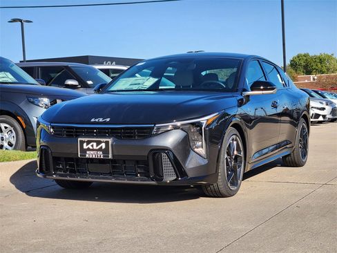 New 2025 Kia K4 GT-Line image 2