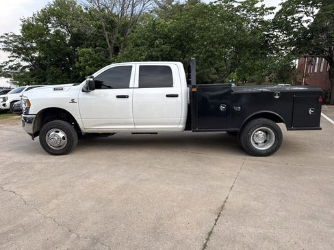 Used 2024 RAM 3500 Tradesman w/ Chrome Appearance Group AWD/4WD image 3