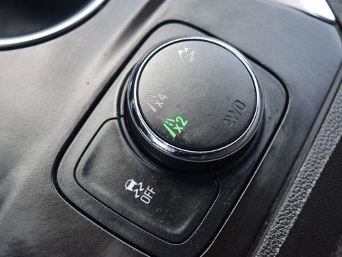 Used 2019 Chevrolet Traverse LT w/ LT Premium Package image 31