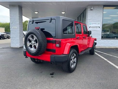 Used 2017 Jeep Wrangler Unlimited Sahara w/ Connectivity Group AWD/4WD image 30