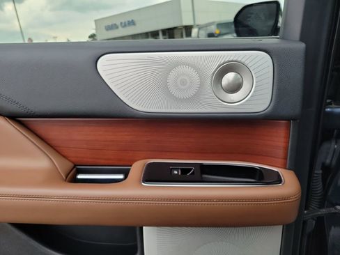 Certified 2022 Lincoln Navigator L Reserve AWD/4WD image 15