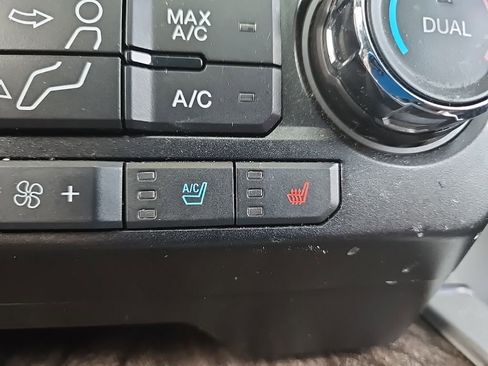 Used 2019 Ford F250 Lariat w/ Lariat Ultimate Package image 19