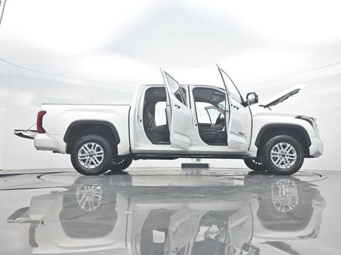 Used 2024 Toyota Tundra SR5 w/ SR5 Premium Package AWD/4WD image 44