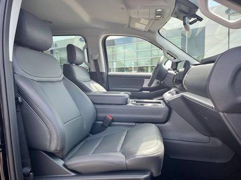 New 2026 Ford Expedition Active RWD image 7