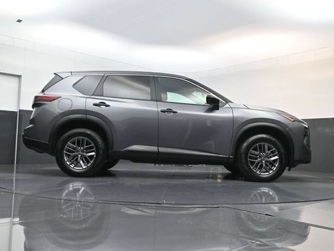 Used 2024 Nissan Rogue S AWD/4WD image 22