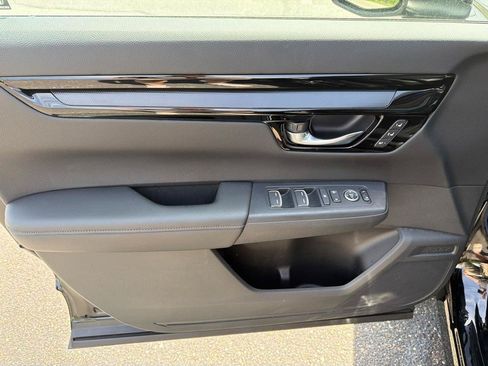 Used 2025 Honda CR-V EX-L image 9