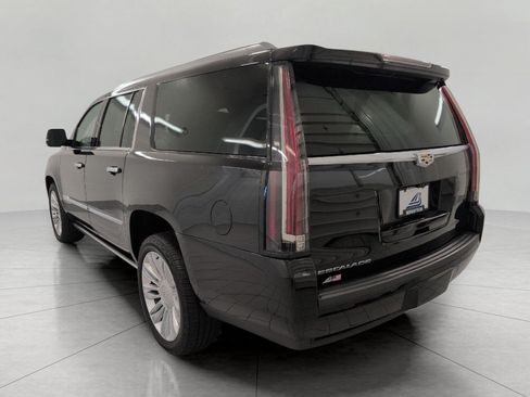 Used 2019 Cadillac Escalade ESV Platinum AWD/4WD image 21