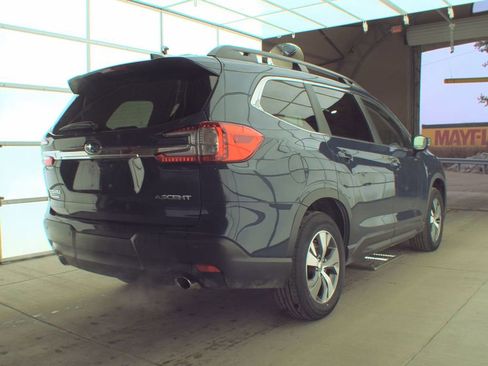 Used 2025 Subaru Ascent Premium image 4