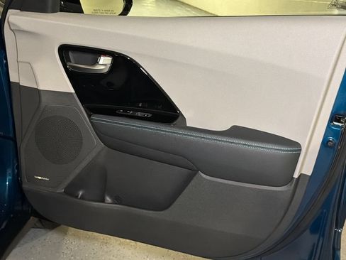 Used 2022 Kia Niro Touring Special Edition FWD image 13
