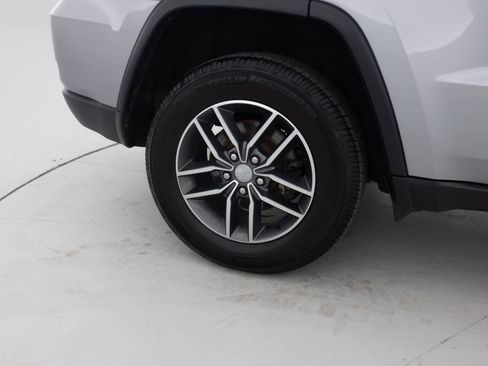 Used 2018 Jeep Grand Cherokee Limited AWD/4WD image 21