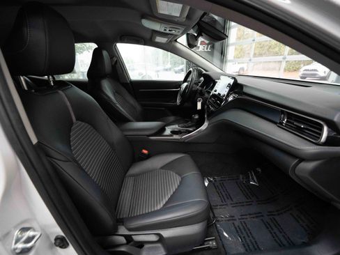 Used 2024 Toyota Camry SE image 26