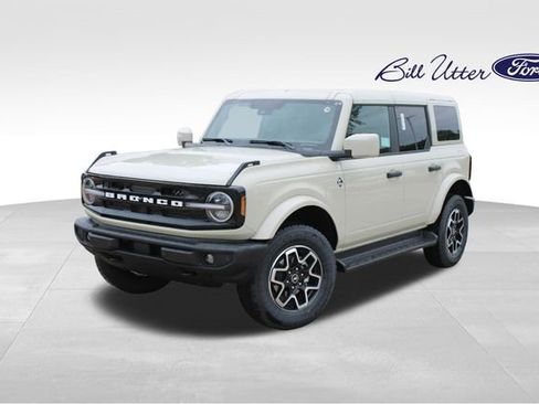 New 2026 Ford Bronco Outer Banks AWD/4WD image 1