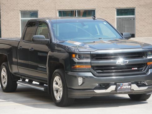 Used 2017 Chevrolet Silverado 1500 LT w/ All Star Edition AWD/4WD image 16