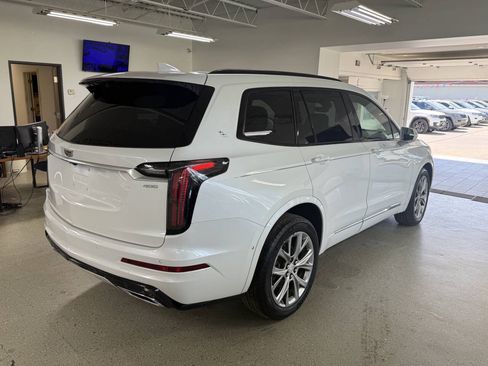 Used 2020 Cadillac XT6 Sport w/ Platinum Package AWD/4WD image 11