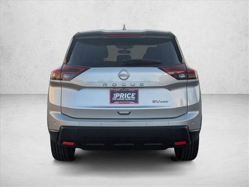Used 2024 Nissan Rogue SV image 7