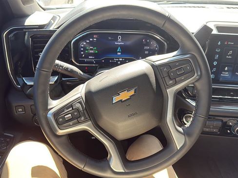 Used 2025 Chevrolet Silverado 1500 LT image 4