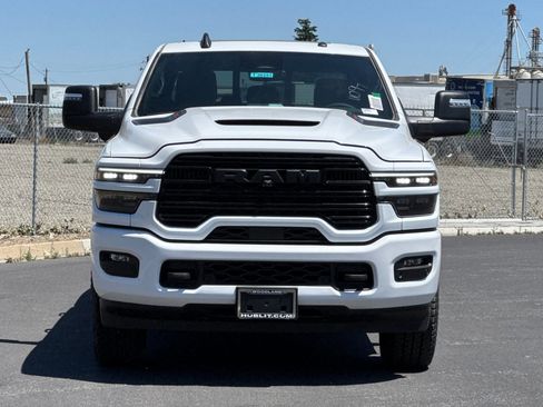 New 2026 RAM 2500 Laramie AWD/4WD image 8