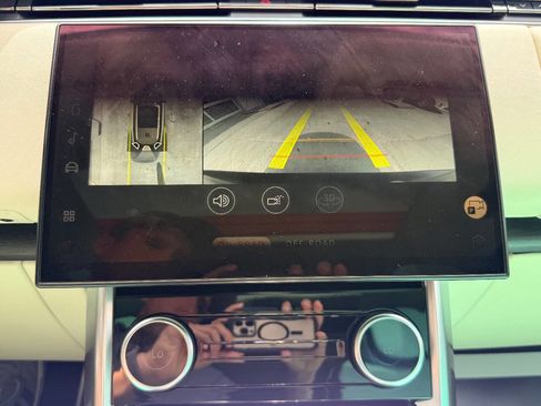 Used 2022 Land Rover Range Rover Long Wheelbase SE image 23