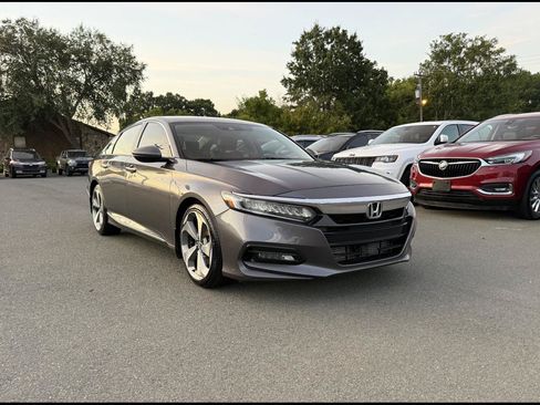 Used 2018 Honda Accord Touring image 1
