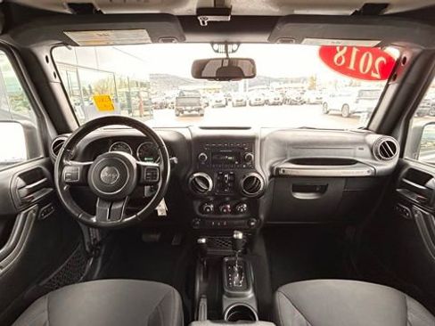 Used 2018 Jeep Wrangler Unlimited Sport S AWD/4WD image 13