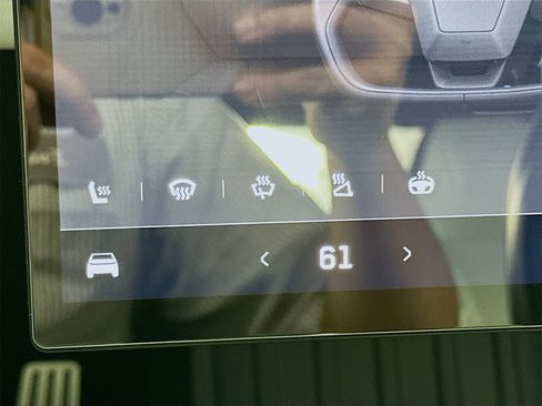 Used 2024 Tesla Cybertruck AWD Crew Cab image 19