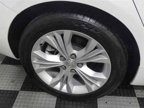 Used 2015 Chevrolet Impala LT w/ Convenience Package FWD image 17