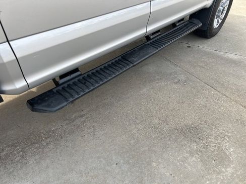 Used 2019 Ford F250 XLT w/ FX4 Off-Road Package image 12