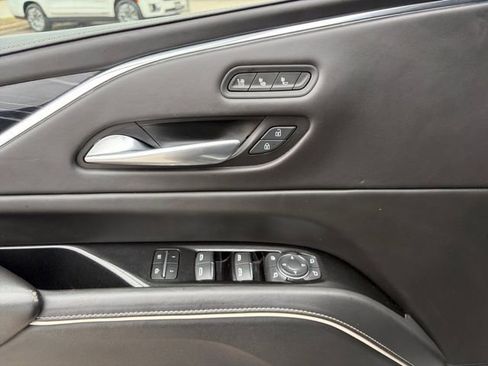 Used 2023 Cadillac Escalade V w/ LPO, ONYX Package AWD/4WD image 4