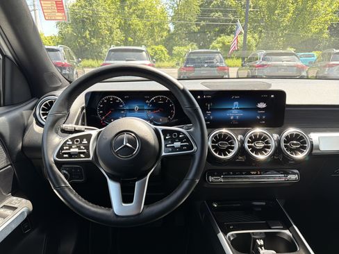 Used 2023 Mercedes-Benz GLB 250 4MATIC image 17