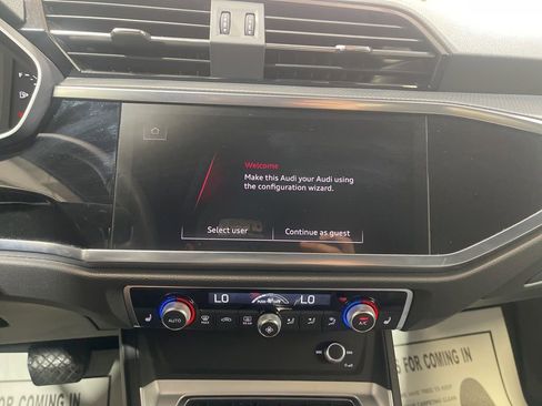 Used 2025 Audi Q3 2.0T Premium image 22