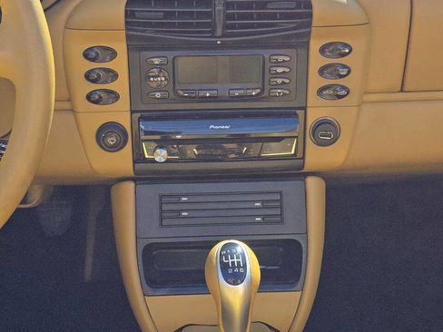 Used 2000 Porsche 911 Carrera image 18