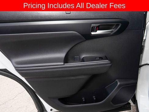 Certified 2026 Toyota Highlander XLE AWD/4WD image 12