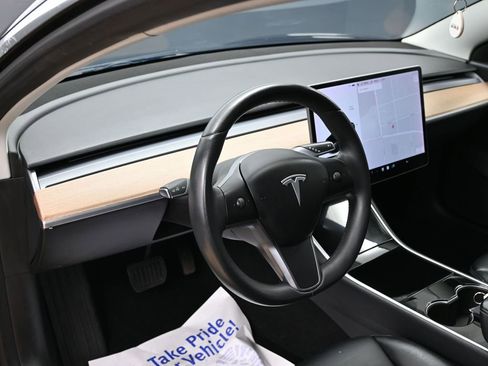 Used 2018 Tesla Model 3 Long Range RWD image 16