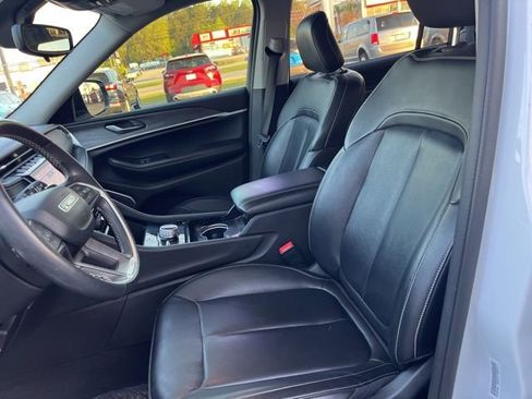 Used 2022 Jeep Grand Cherokee L Limited image 8