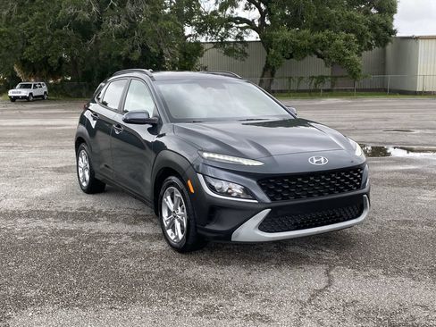 Used 2022 Hyundai Kona SEL FWD image 2