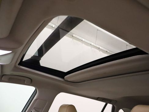 Used 2023 Toyota RAV4 Limited image 18