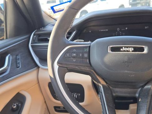 Used 2025 Jeep Grand Cherokee L Limited RWD image 20